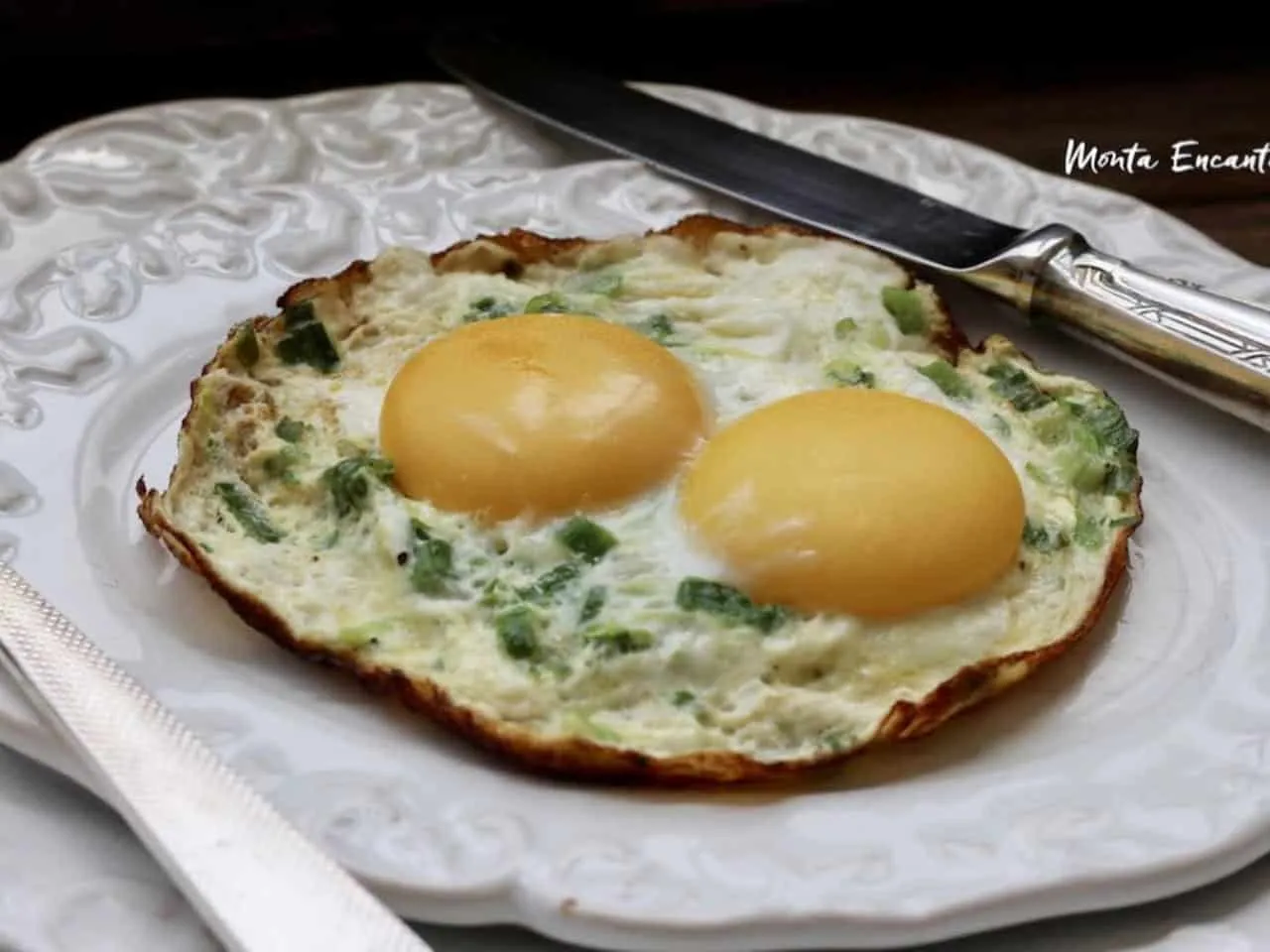 Fried egg - 11 recipes for you to have fun and delight in the kitchen