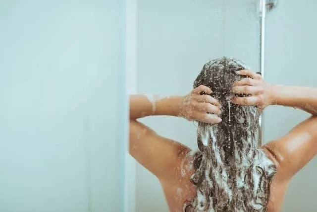 right way to wash your hair