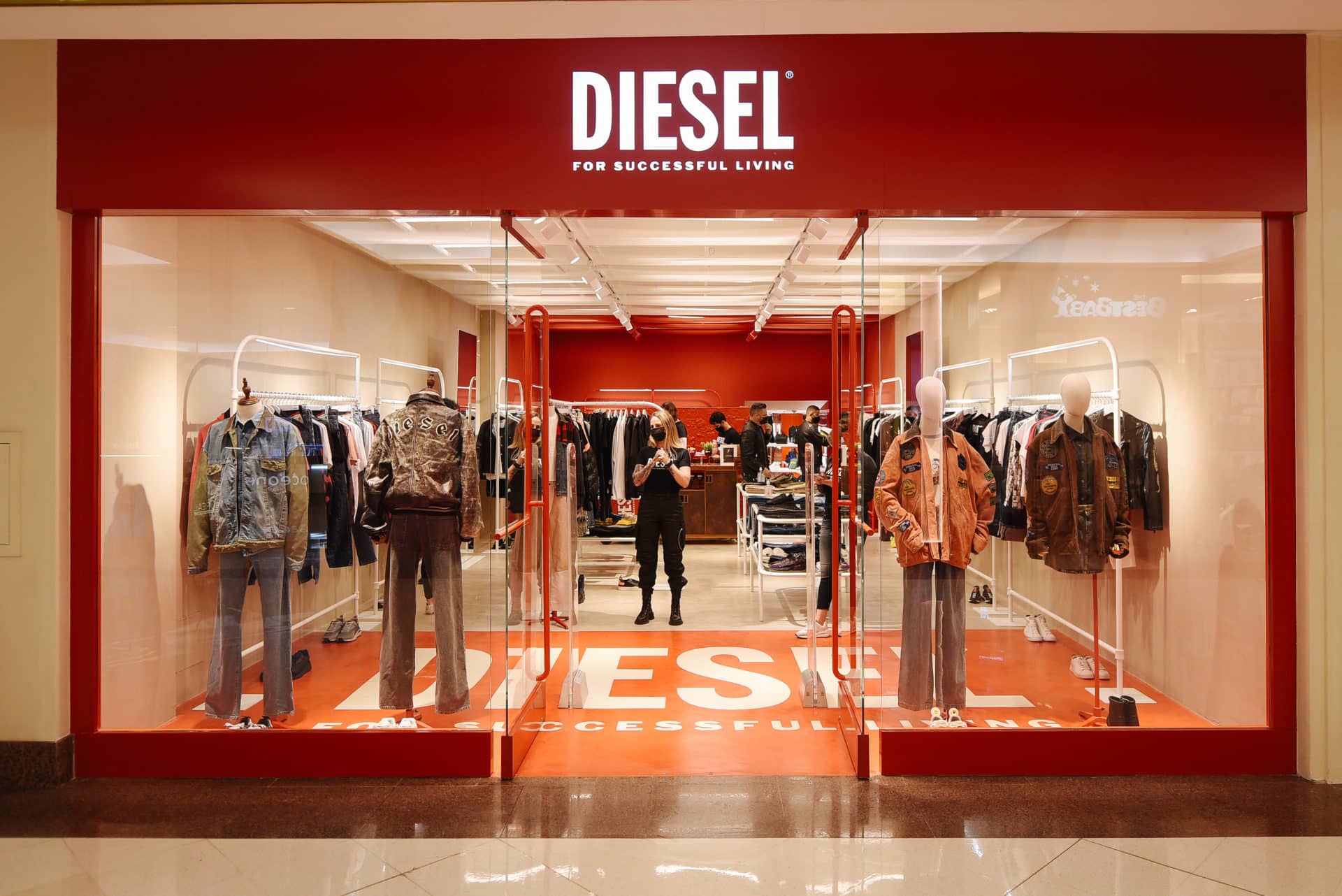 Diesel: conheça a história da famosa marca de jeans