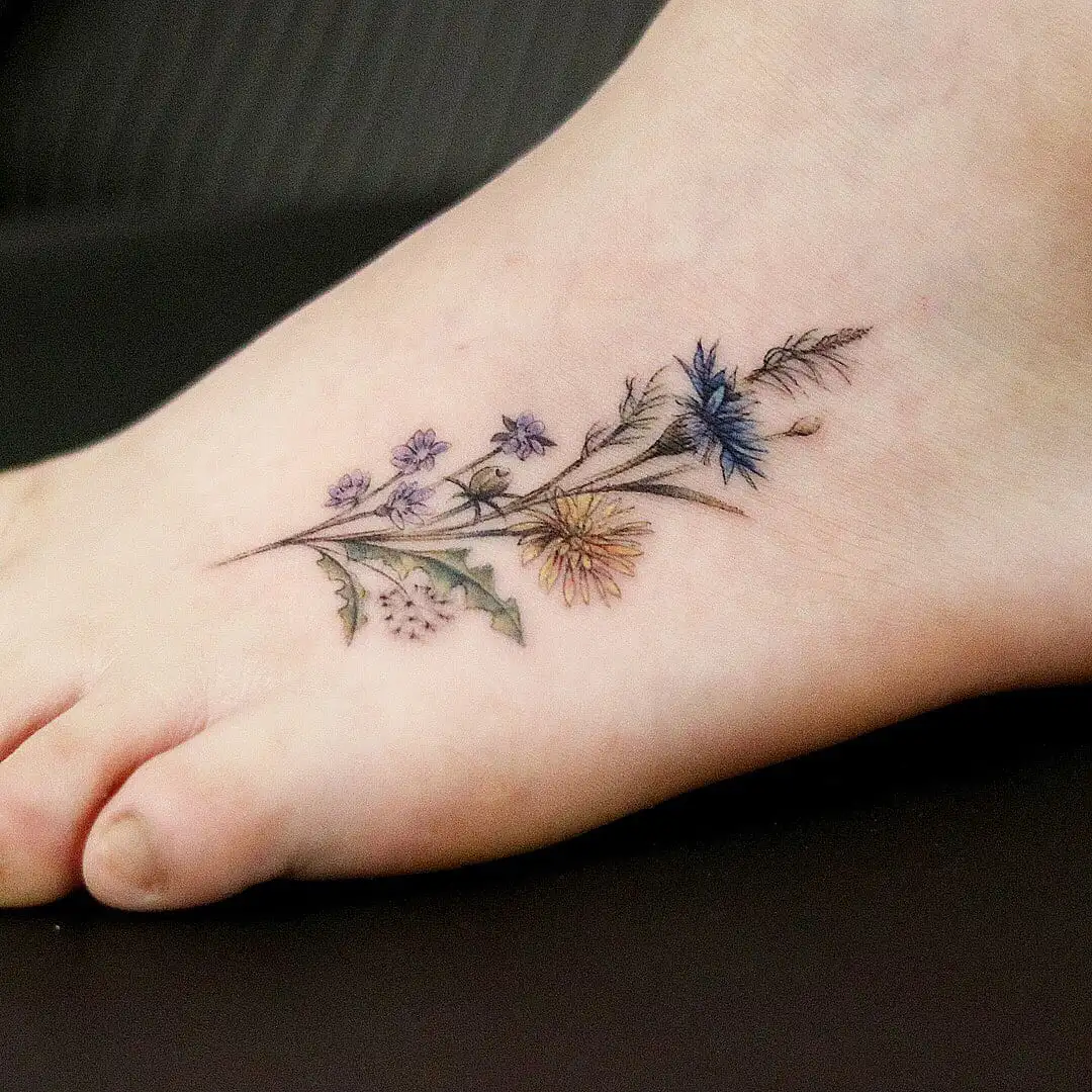 We've selected more than 100 of the photos of tattoo on foot for you