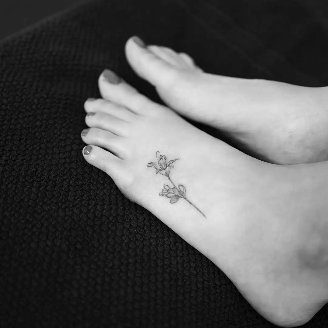 We've selected more than 100 of the photos of tattoo on foot for you