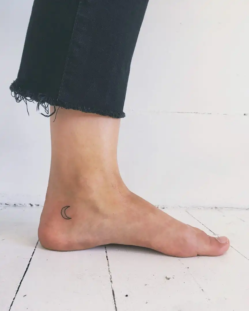 We've selected more than 100 of the photos of tattoo on foot for you