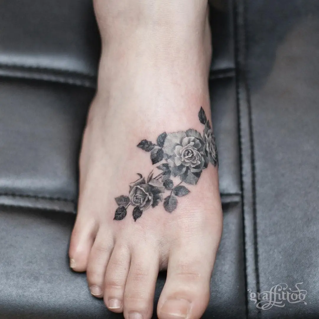 We've selected more than 100 of the photos of tattoo on foot for you