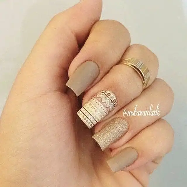 Nude nails: when to use them and 100 photos to inspire you!