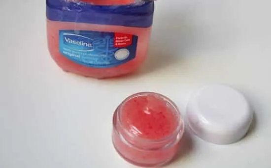 15 different ways a woman can use Vaseline