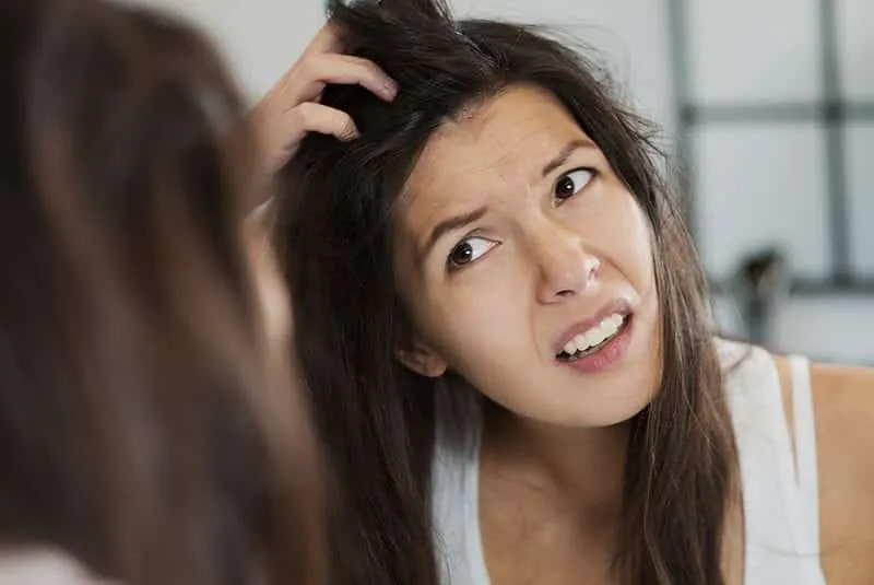 Dandruff, what is it?  Causes, symptoms, treatment and prevention