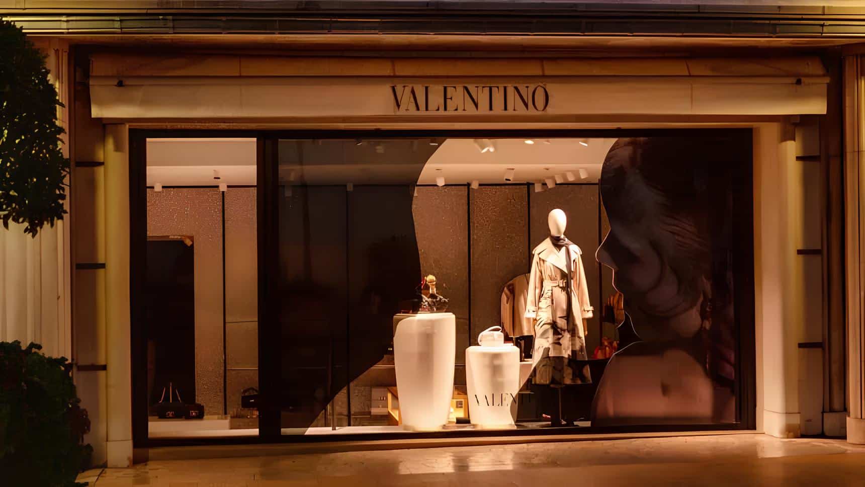 Valentino: conheça a história da luxuosa grife italiana