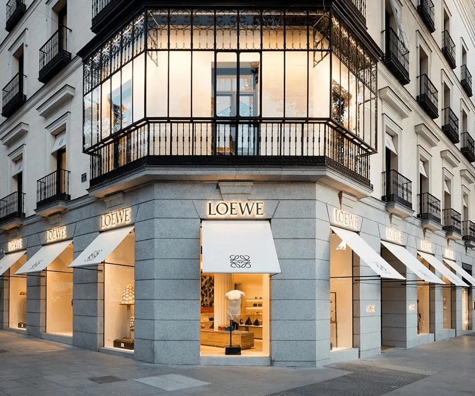 Loewe: conheça a história da marca queridinha do momento