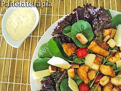 Salad with Chicken and Mustard Sauce – Panelaterapia