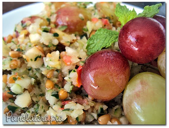 Grape Tabbouleh with Yogurt Sauce – Panelaterapia