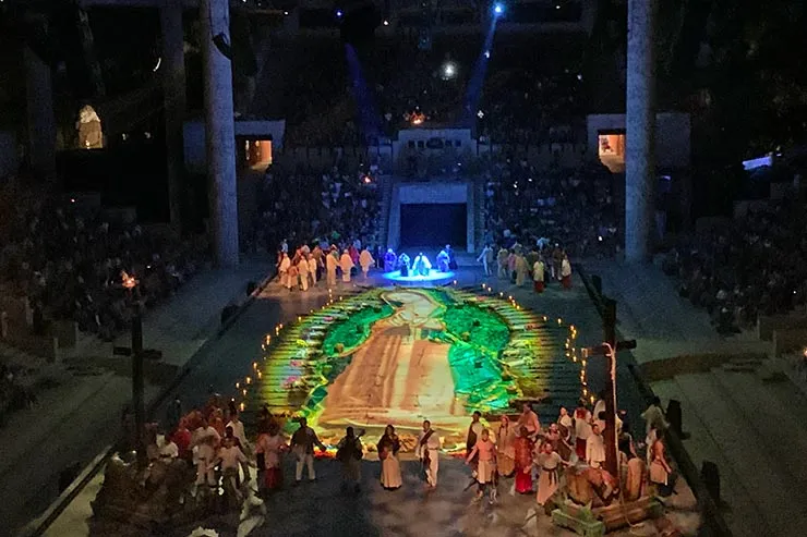 Artistas no show noturno Xcaret México Espectacular (Foto: Esse Mundo é Nosso)