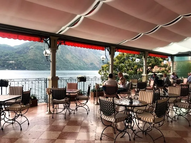 restaurante no Lago de Como