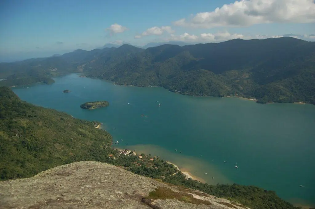 saco do mamangua vista do pao de açucar paraty