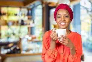 6 best teas for menopause (and how to prepare)