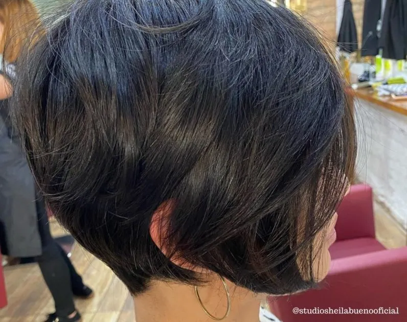 Corte Short Bob na Altura do Queixo