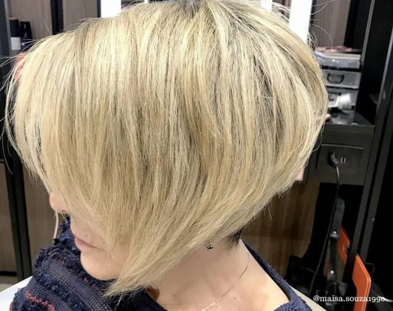 Corte de Cabelo Short Bob na Altura do Queixo