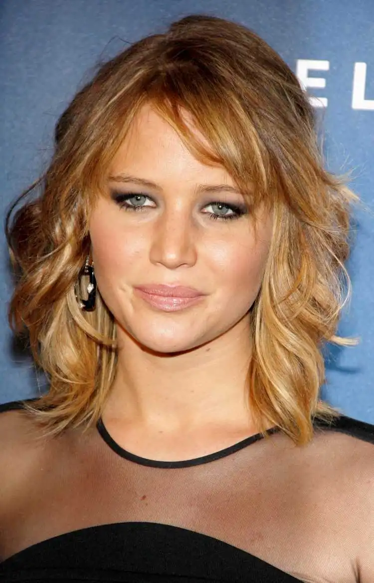 short hairstyles for triangular face -