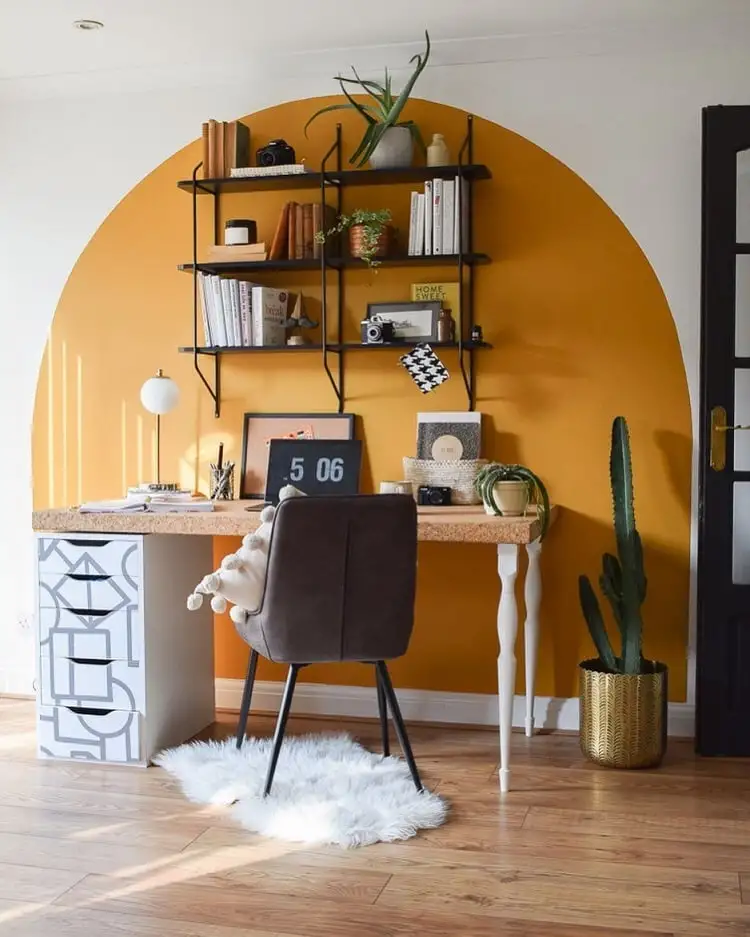 Foto de home office com pintura setorizada