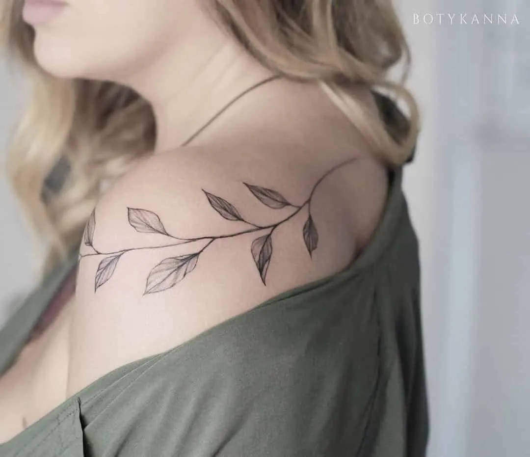 Shoulder tattoo - 50 ideas to inspire you