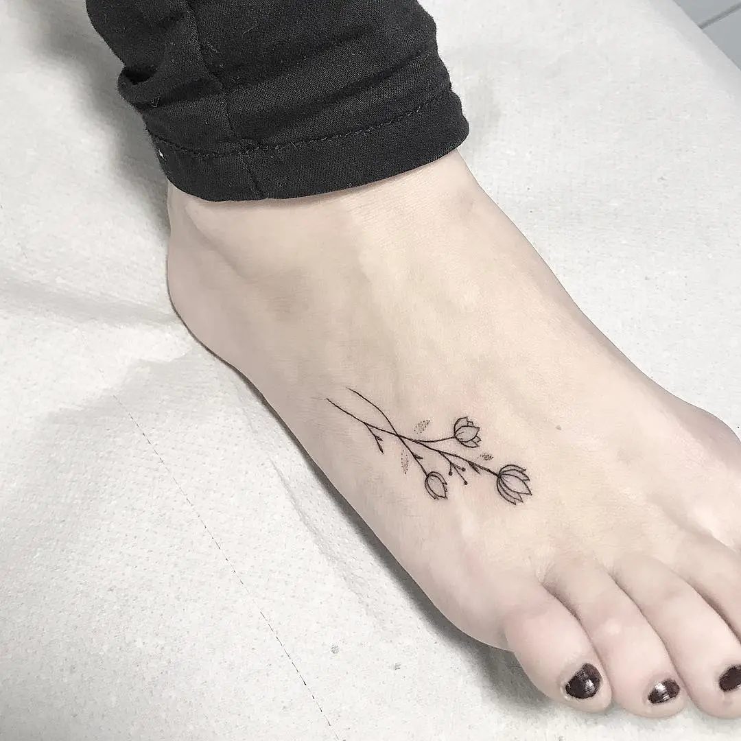 We've selected more than 100 of the photos of tattoo on foot for you