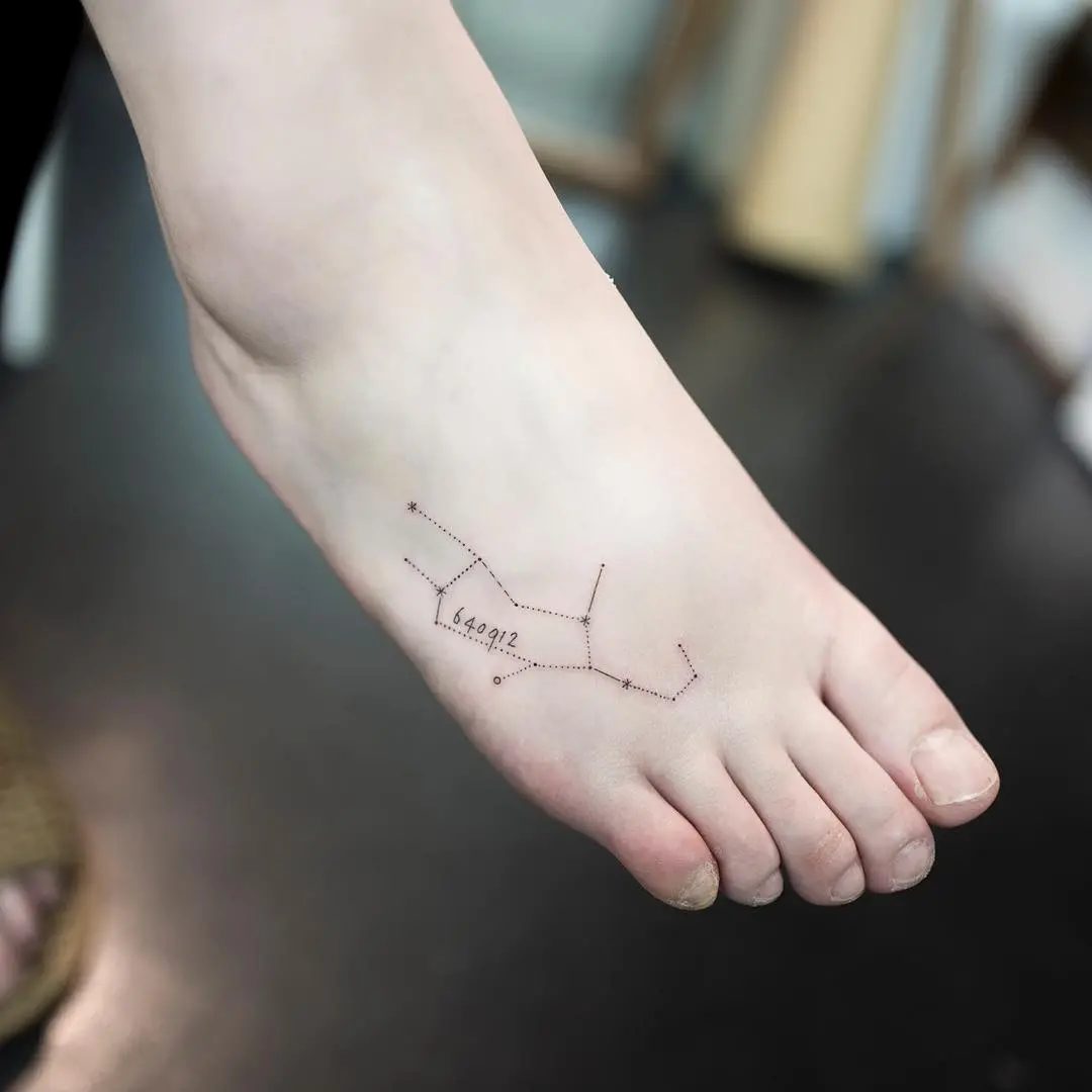 We've selected more than 100 of the photos of tattoo on foot for you