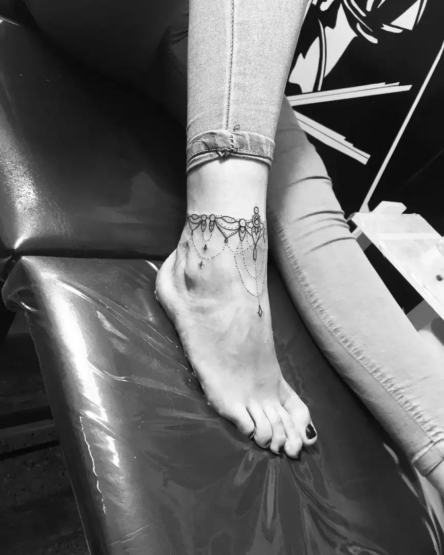 We've selected more than 100 of the photos of tattoo on foot for you