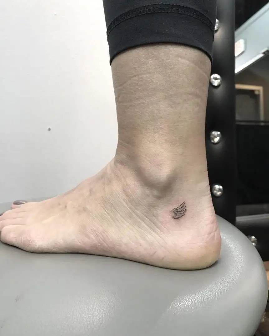 We've selected more than 100 of the photos of tattoo on foot for you