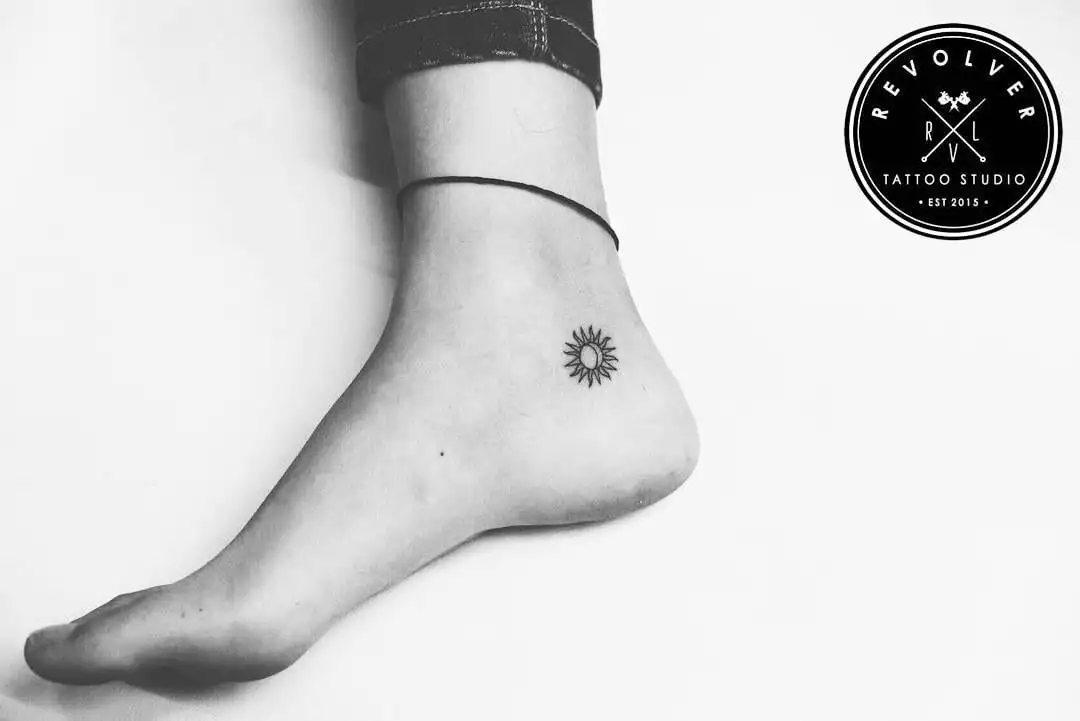 We've selected more than 100 of the photos of tattoo on foot for you