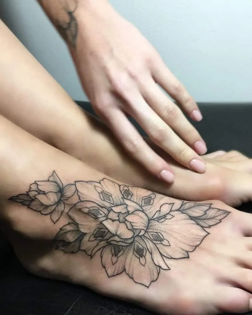 We've selected more than 100 of the photos of tattoo on foot for you