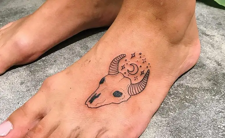 We've selected more than 100 of the photos of tattoo on foot for you