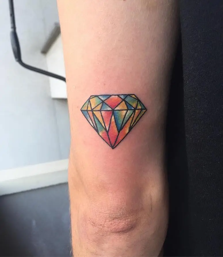 Venez découvrir 80 idées de tatouage de diamant pour vous inspirer
