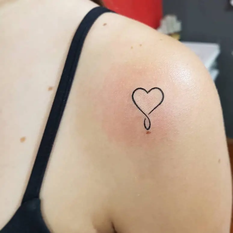 100 pictures of tattoo women's shoulder to get you in the groove
