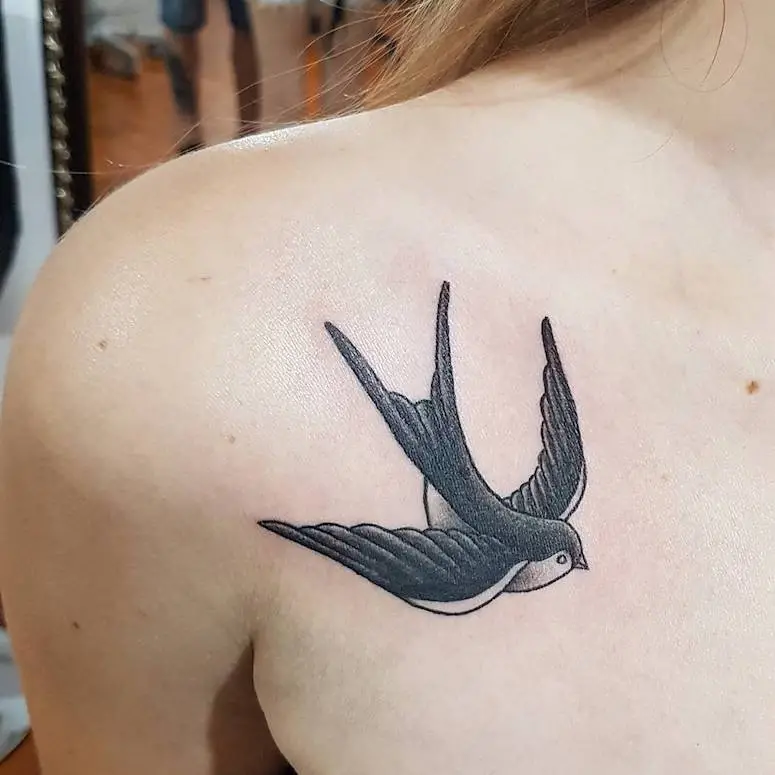 100 pictures of tattoo women's shoulder to get you in the groove