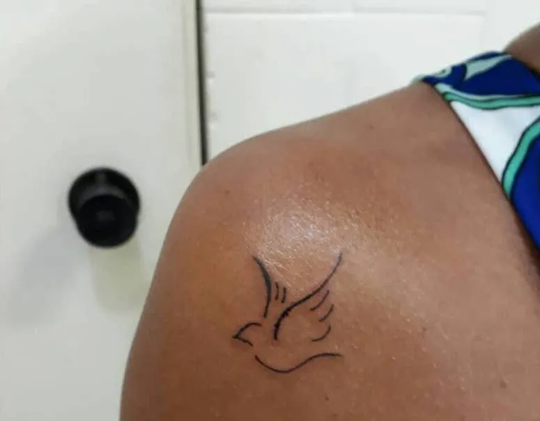 100 pictures of tattoo women's shoulder to get you in the groove