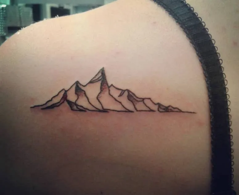 100 pictures of tattoo women's shoulder to get you in the groove