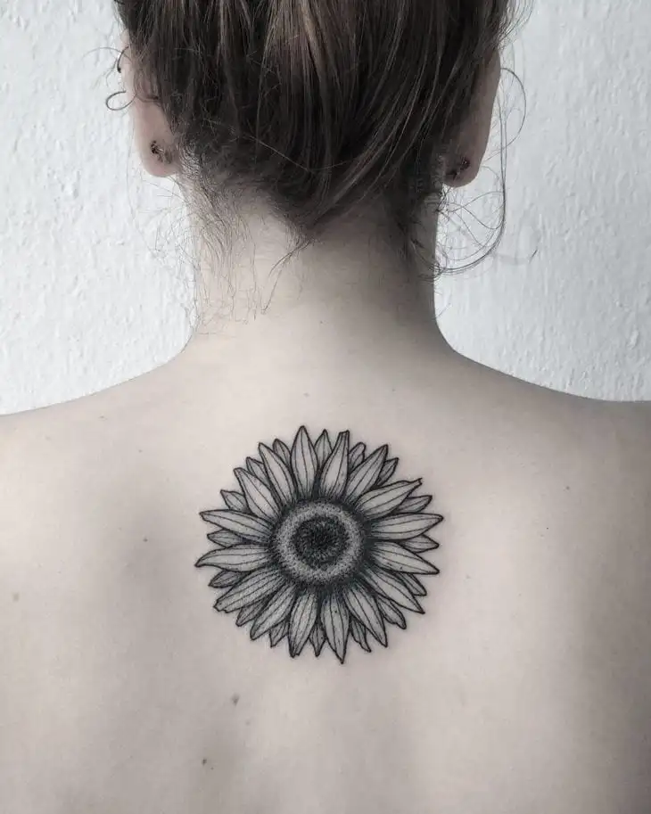 More than 60 tips from a tattoo on the back for you to get inspired