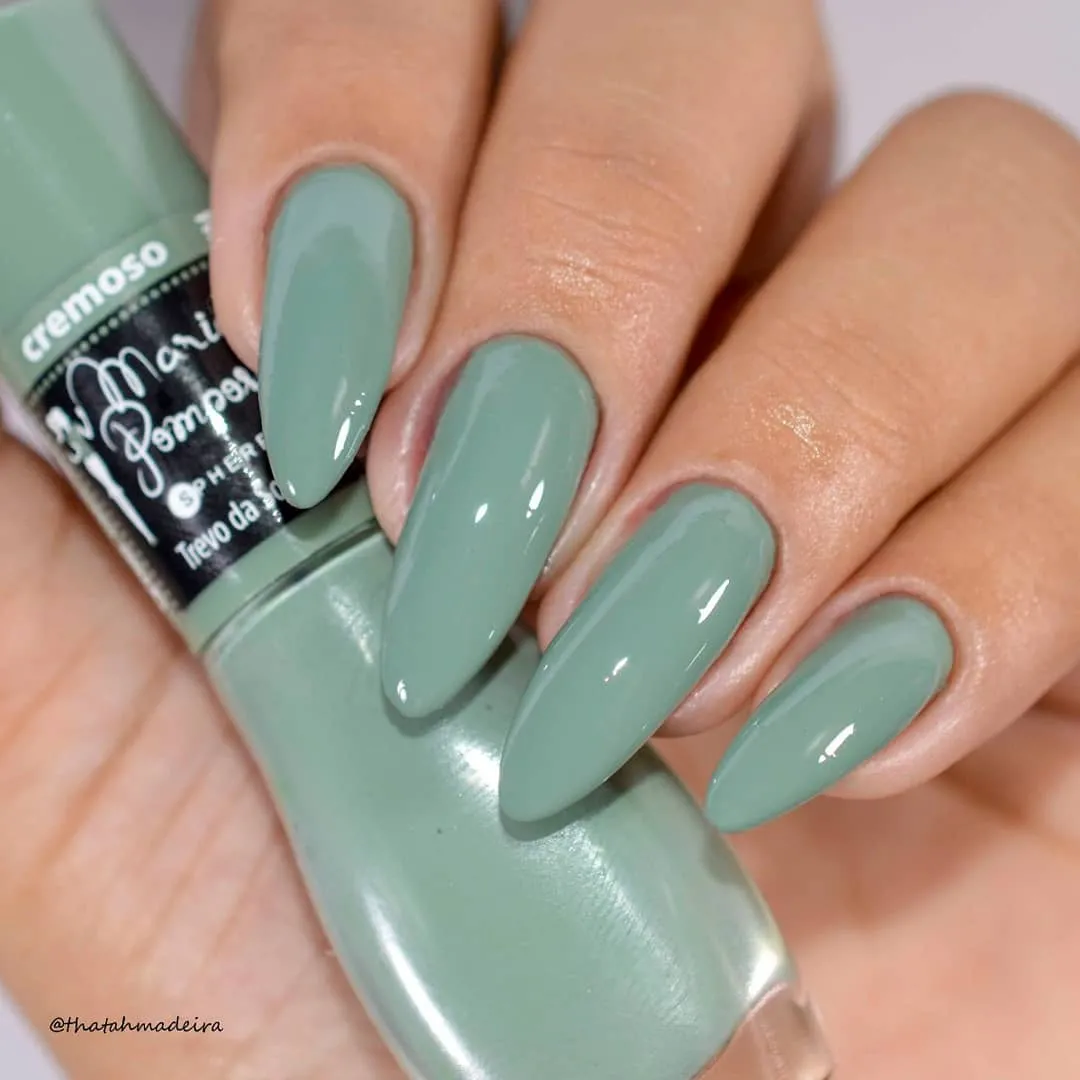 Green nail polish - How to use and innovate this week + Inspiration photos