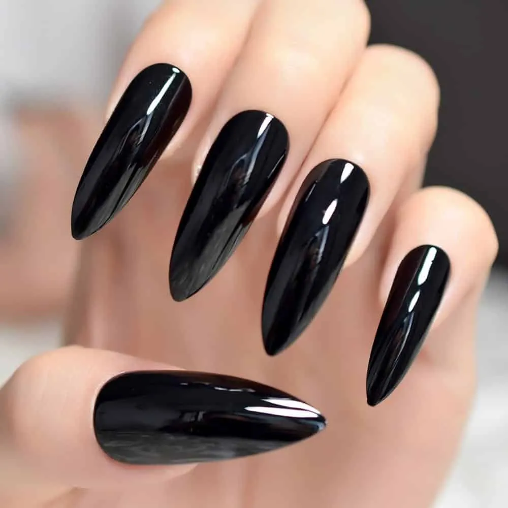 Stiletto nails - what it is, how to do it, care for it and inspirations