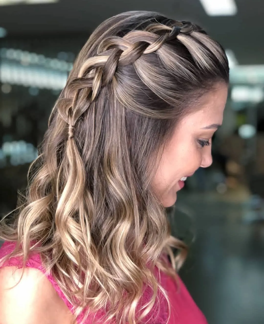 60 hairstyles, from simple to elegant, to wear at a wedding