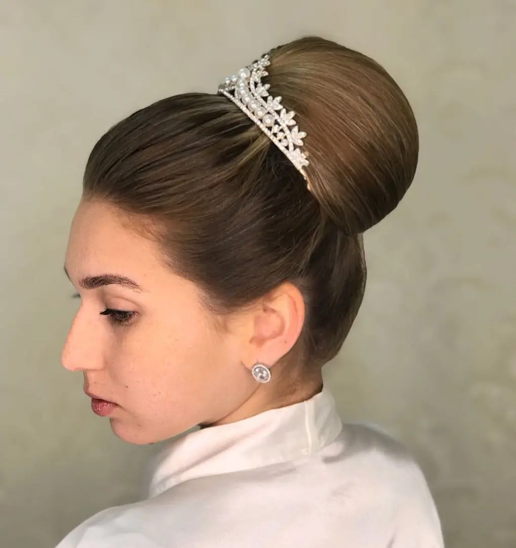 60 hairstyles, from simple to elegant, to wear at a wedding