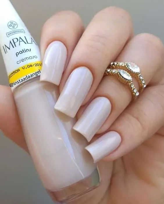 Nude nails: when to use them and 100 photos to inspire you!