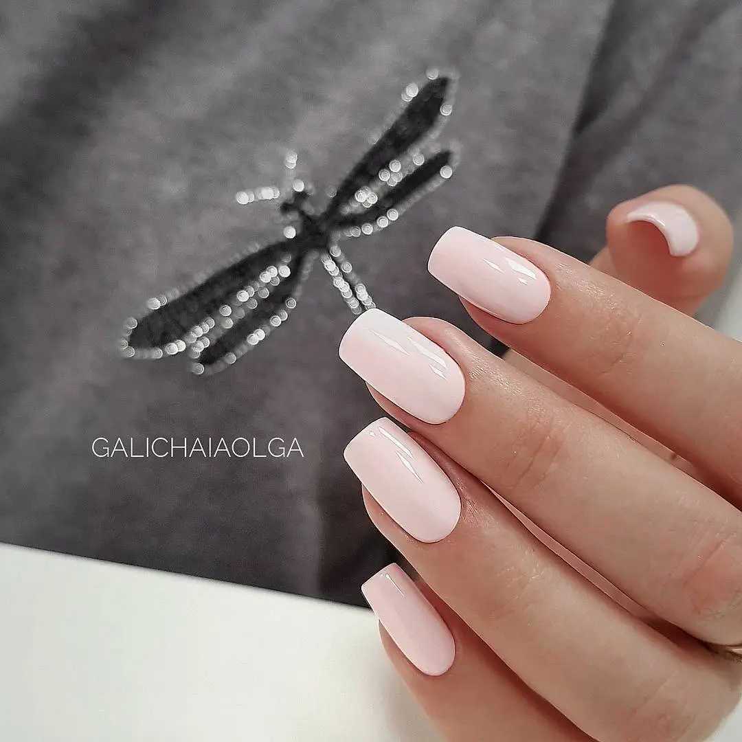 Nude nails: when to use them and 100 photos to inspire you!