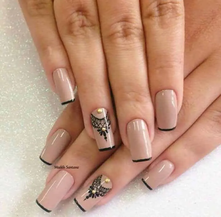 Nude nails: when to use them and 100 photos to inspire you!