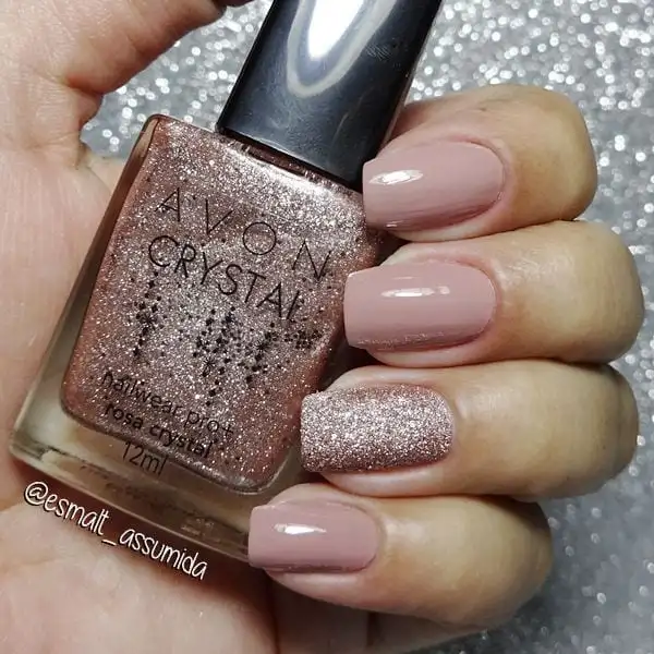 Nude nails: when to use them and 100 photos to inspire you!