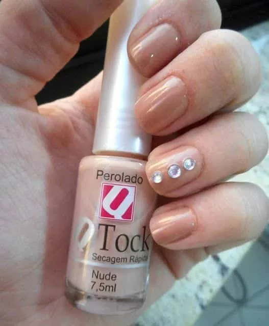 Nude nails: when to use them and 100 photos to inspire you!