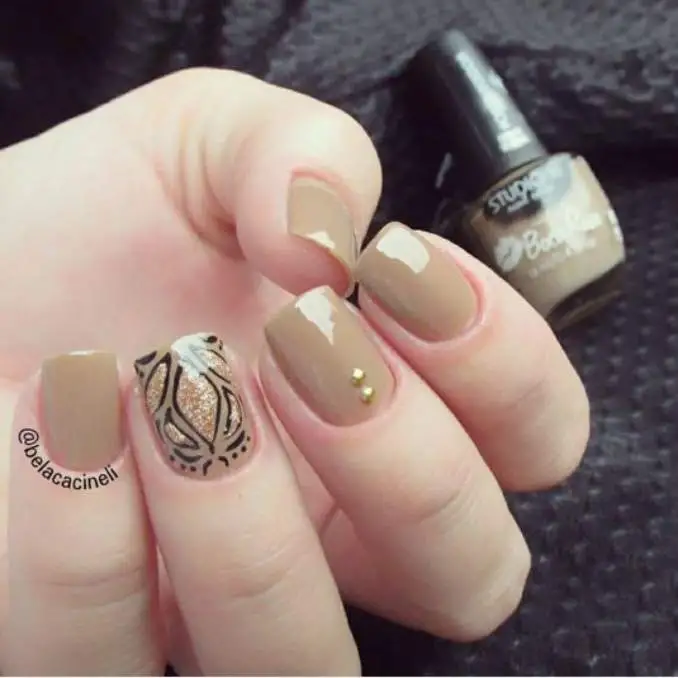 Nude nails: when to use them and 100 photos to inspire you!